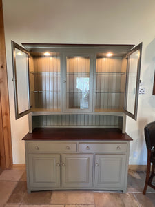 Classic Sage Paint w/ Acres Cherry Stained Tops