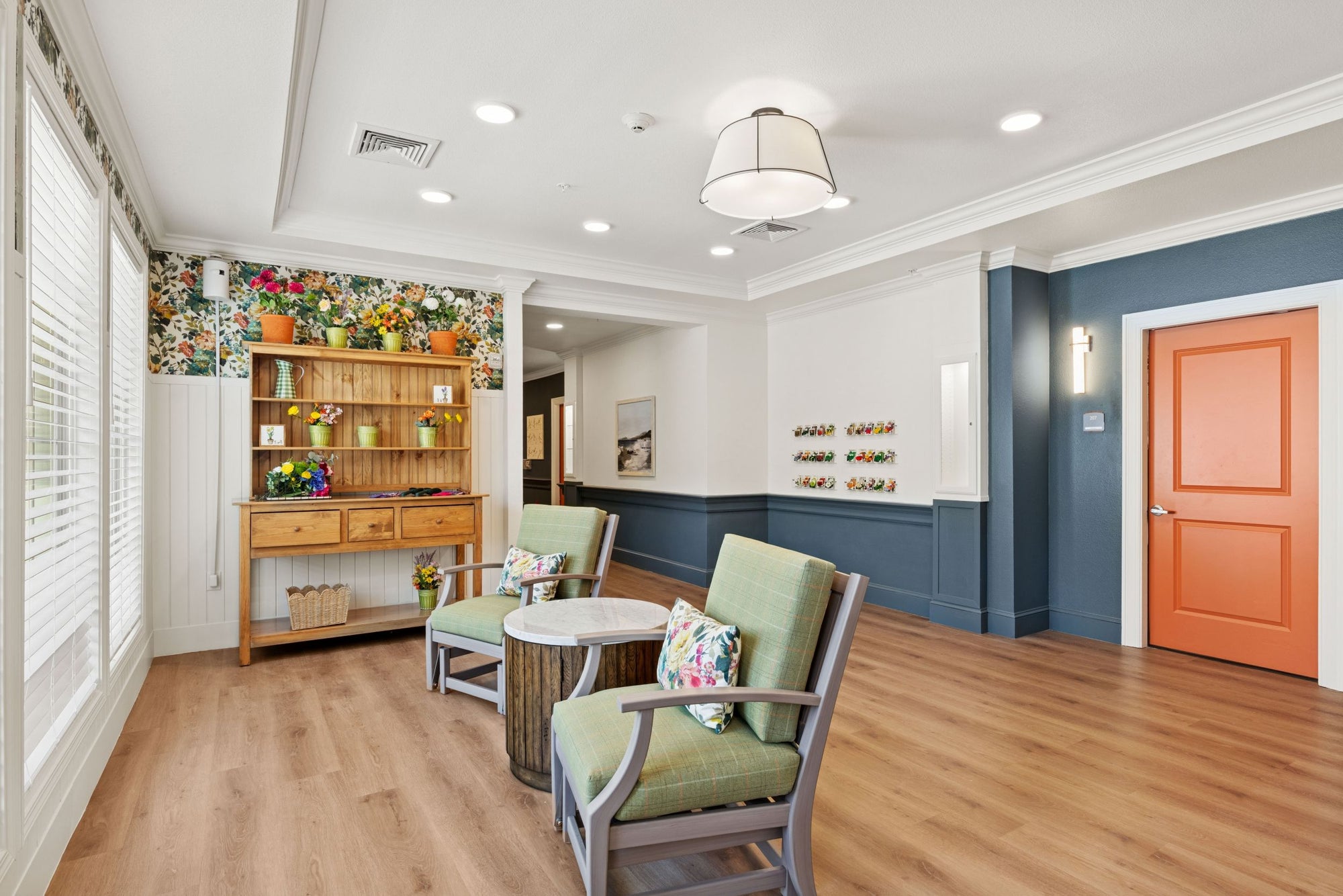 Amish Country Style Open Shelf Dining Hutch