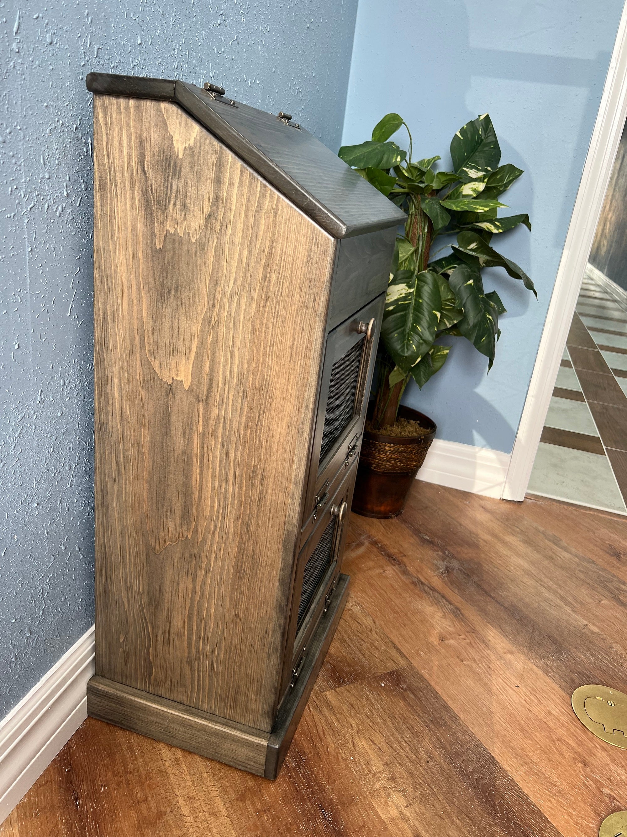 Free Standing Vintage Style Wooden TV Cabinet, Laminate Finish