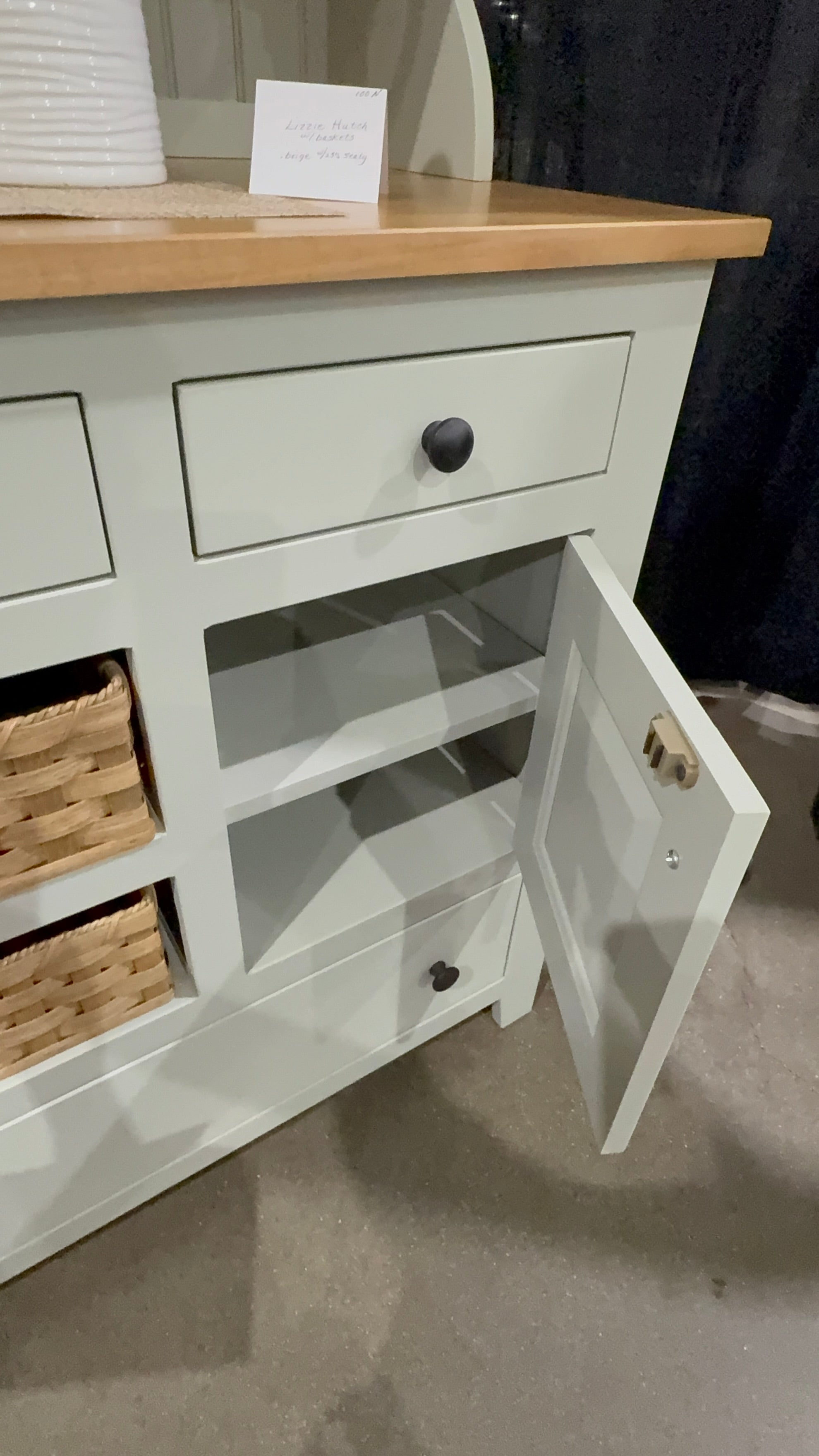 Lizzie's - Amish Handcrafted Hutch