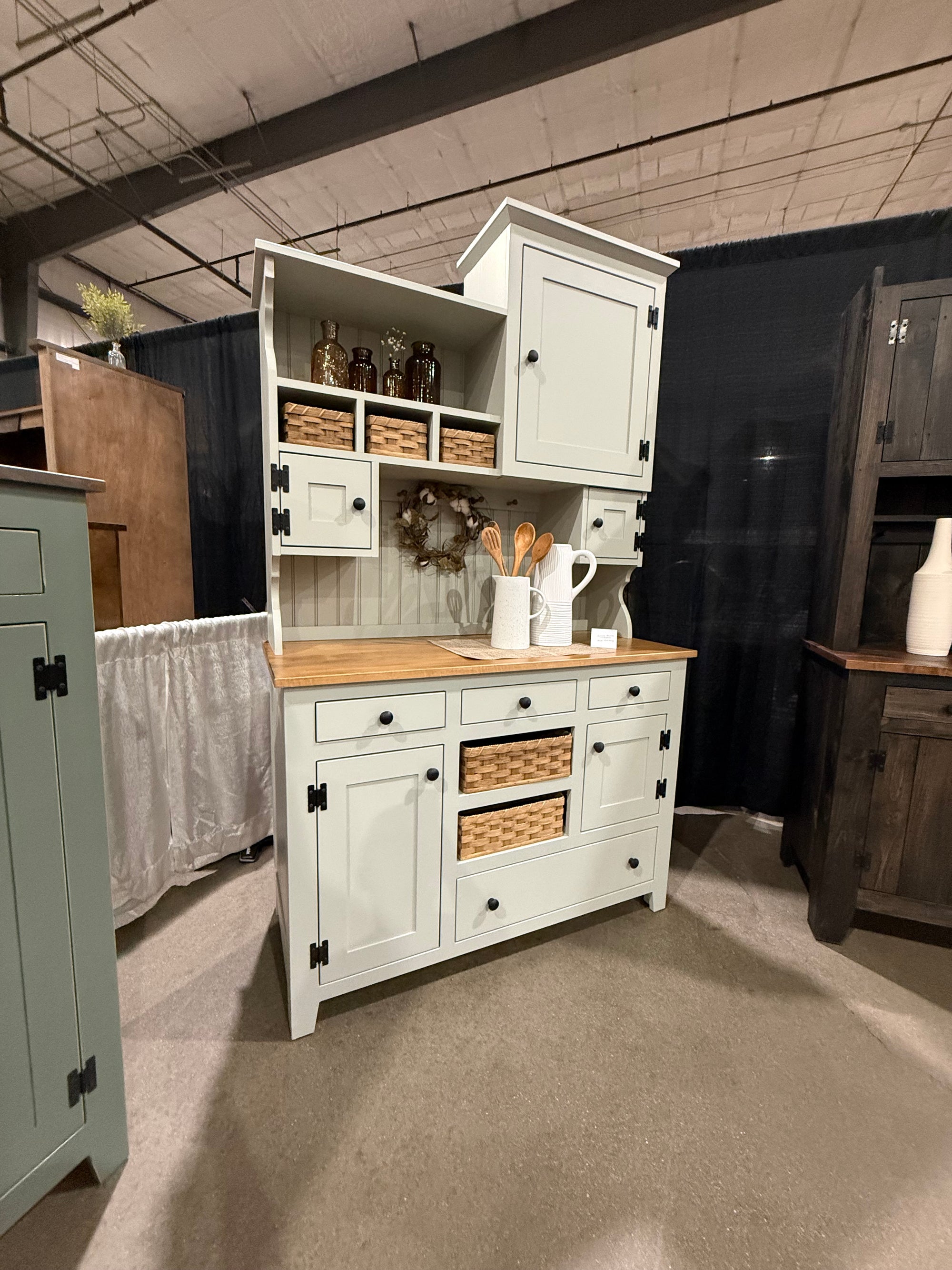 Lizzie's - Amish Handcrafted Hutch
