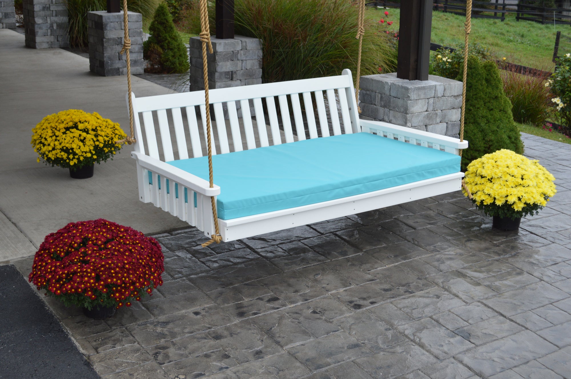 6' Poly Traditional English Swing Bed - White