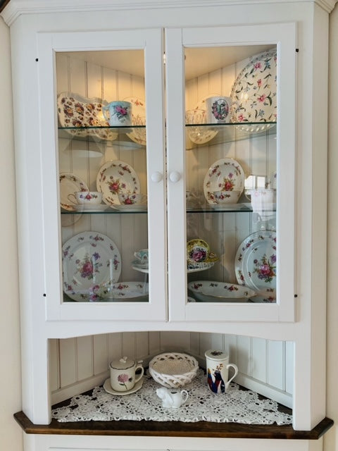 Lancaster - Amish Shaker Style Corner Hutch