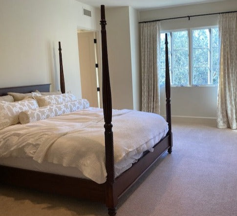 Dutch Pencil Post Bed / Cherry Wood / Tavern Finish