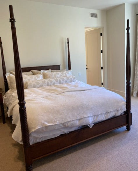 Dutch Pencil Post Bed / Cherry Wood / Tavern Finish